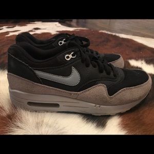 Nike Air Max Black & Gray